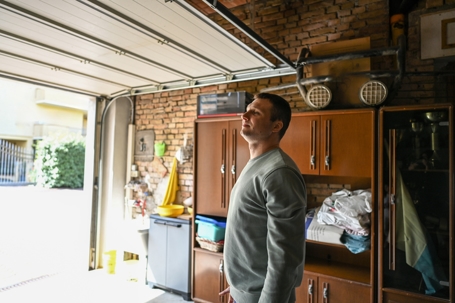 Expertise non working garage door.